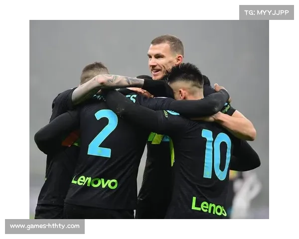 都灵门将扑救后抽筋倒地,米兰球员主动相助显体育精神